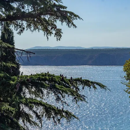 Azzuro Bay *